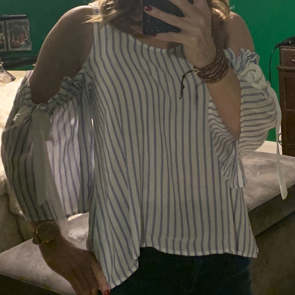 Blush Boutique Cold-shoulder top - Picture 8 of 8